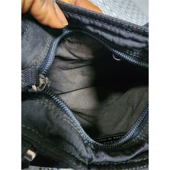 Authentic PRADA Vintage Tessuto Nylon Saffiano Flat Small Crossbody Bag Black - Picture 9 of 13